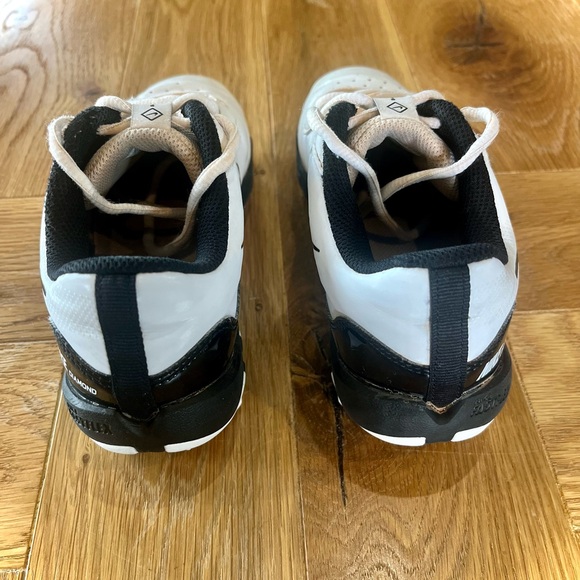 Nike Black and White Sports Cleats - Picture 6 of 8